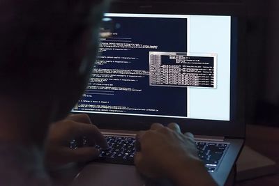 ChatGPT熱潮引爆高管離職潮，年薪千萬轉向計算機軟件開發